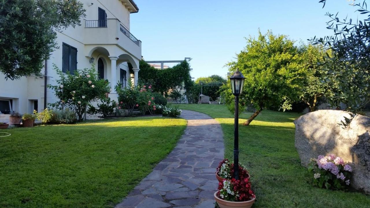 Villa Luce B&B Olbia Eksteriør billede